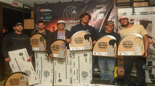 Guilherme Hilel no pódio do Brasileiro de Ondas Grandes
